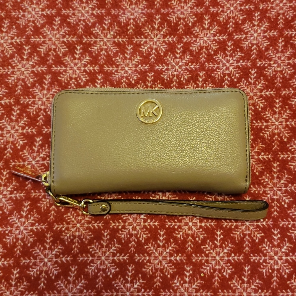 Michael Kors Wallet/Wristlet